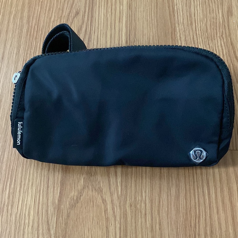❤️ Lululemon Black Extended Strap Everywhere Belt Bag NWT